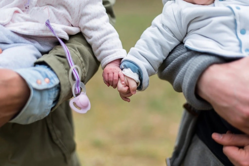 L'art de la photographie de naissance à Grenoble : choisir le bon professionnel
